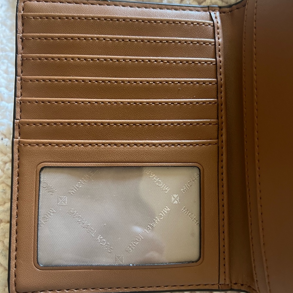 Brand new Michael Kors Bi-fold card wallet - Picture 2 of 7